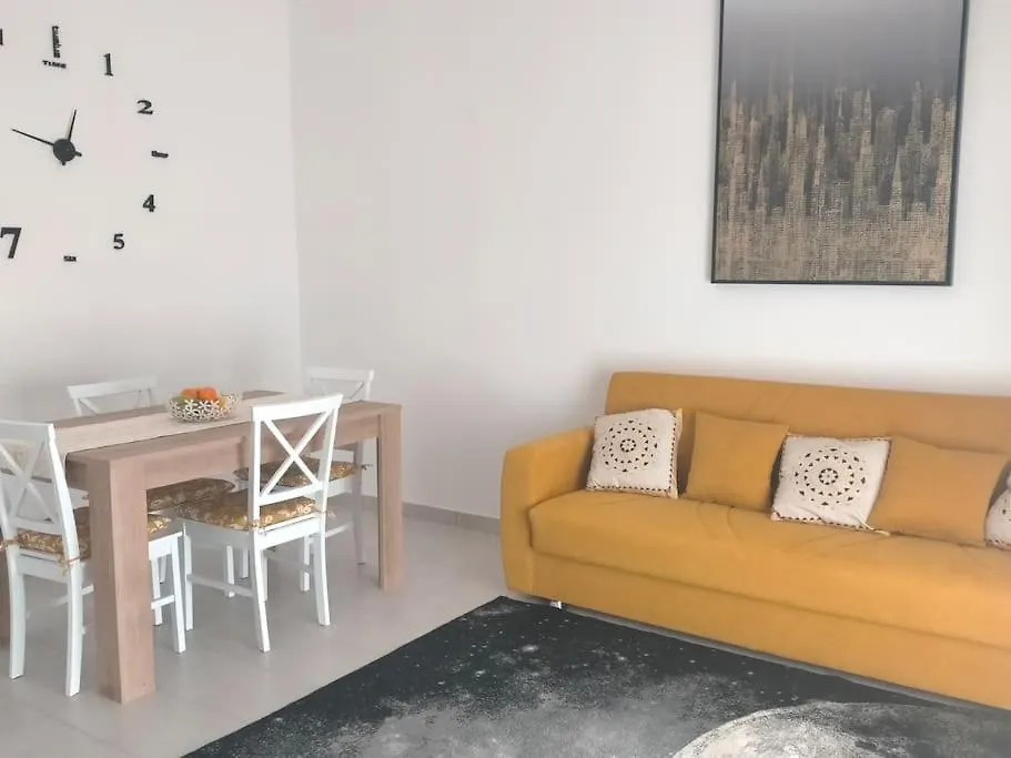 Appartamento Holiday House Chiara SantʼAntìoco Italia